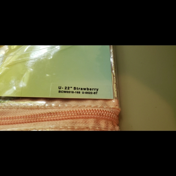 INH 22" U-Clip Hair Extensions - Picture 7 of 9